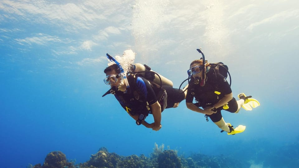 Schnuppertauchen in hurghada für anfänger - Hand in Hand